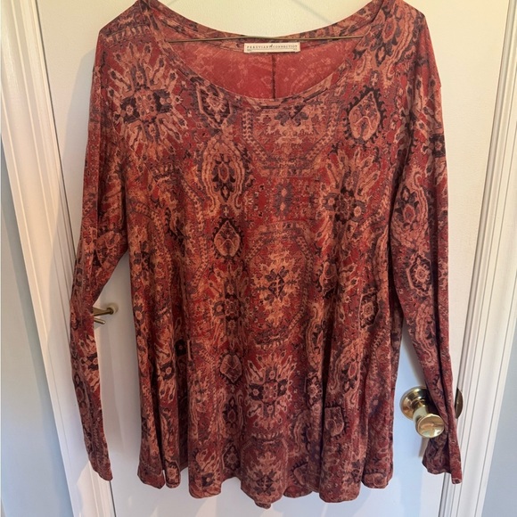 Peruvian Connection Tops - Peruvian Connection Red and Black Patterned Long Sleeve Top